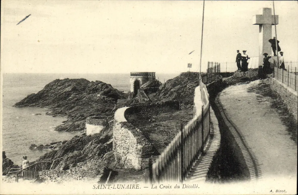 Saint-Lunaire — A Croix du Décollé — A. Binot - Frente