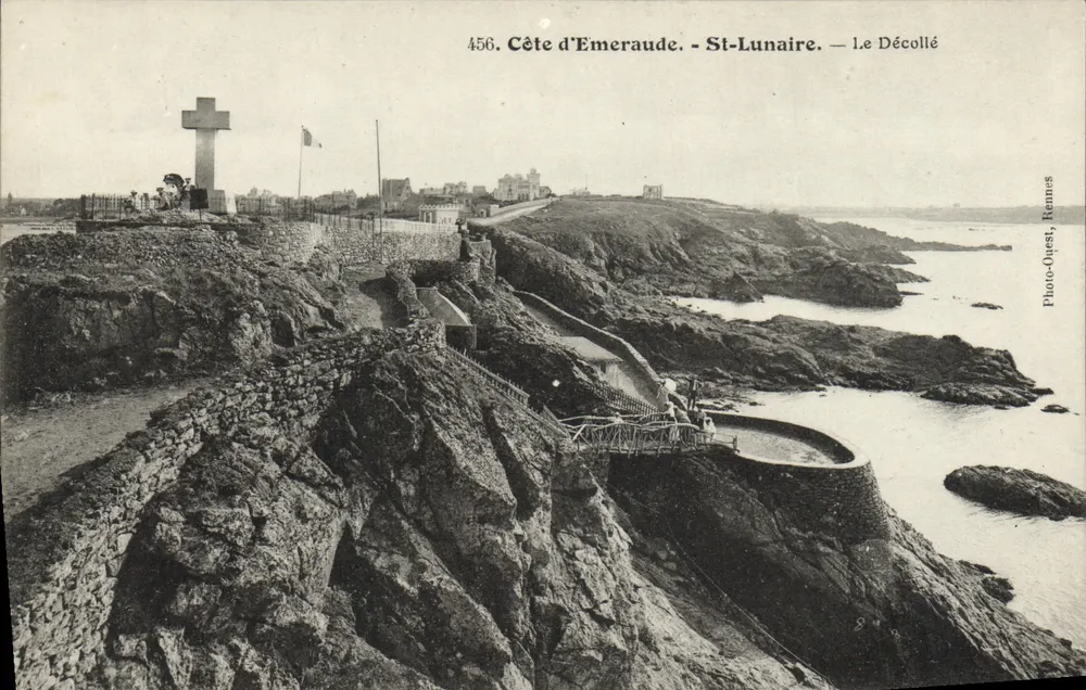 Costa de Esmeralda - St-Lunaire — Le Décollé — Photo-Quest, Rennes - Frente