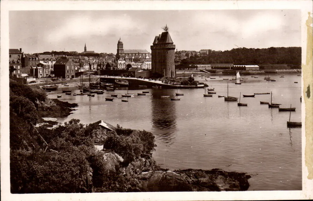 Saint-Servan — Le Port St-Père et la Tour Solidor — "Real Photo" B. Le Ride, St-Malo - Vorderseite