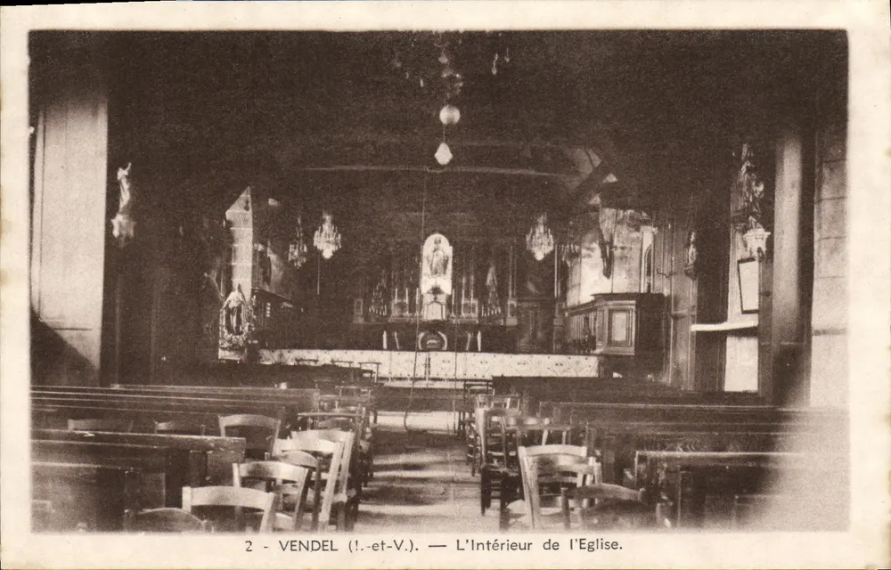 Vendel (I.-et-V.) — O Interior da Igreja. - Frente