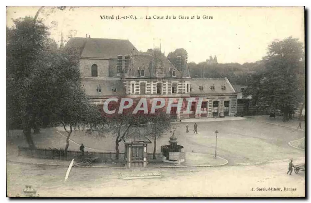 Vitré (Ille-et-Vilaine) — Der Hof der Station und die Station — J. Sorel, Verlag, Rennes - Vorderseite