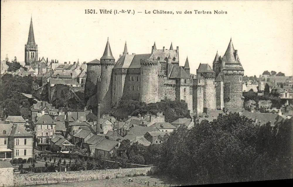Vitré (Il.&-V.) — Il Castello, visto dai Tertres Noirs — A. Lamlre, Rennes, n°1501 - Recto