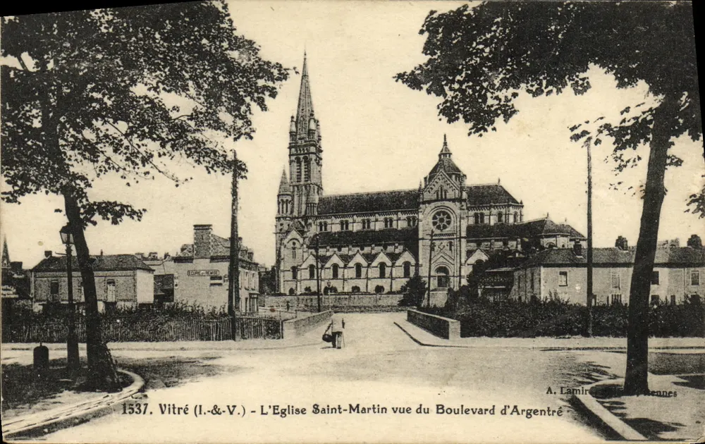 Vitré (Il.&-V.) - Die Kirche Saint-Martin aus Sicht der Avenue d'Argentré — A. Lamirande, Vannes - Vorderseite