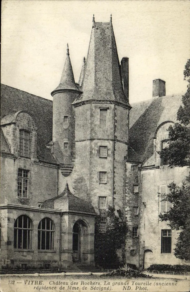VITRE — Château des Rochers. La grande Tourelle (ancienne résidence de Mme de Sévigné) — ND. Phot. n°132 - Vorderseite