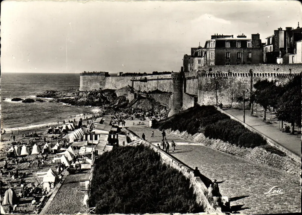 Saint-Malo — Praia Bon-Secours — Loïc - Frente