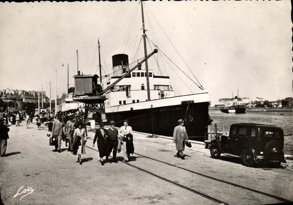 Hafen von Saint-Malo — Der Dampfer BRITTANY — Edition MESNY, Rennes - Vorderseite