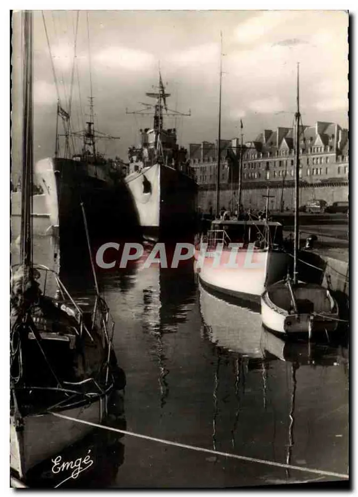 Porto de Saint-Malo — vista dos barcos e do forte — Editor Paramé Roi, n° 465 - Frente