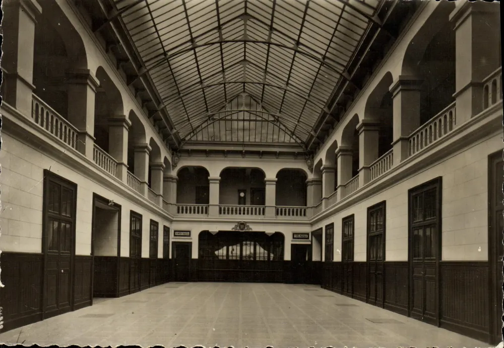 Instituição de St-Malo (I.-et-V.) — O Salão — Edição J. DAVID e F. ALLIOLS - Frente