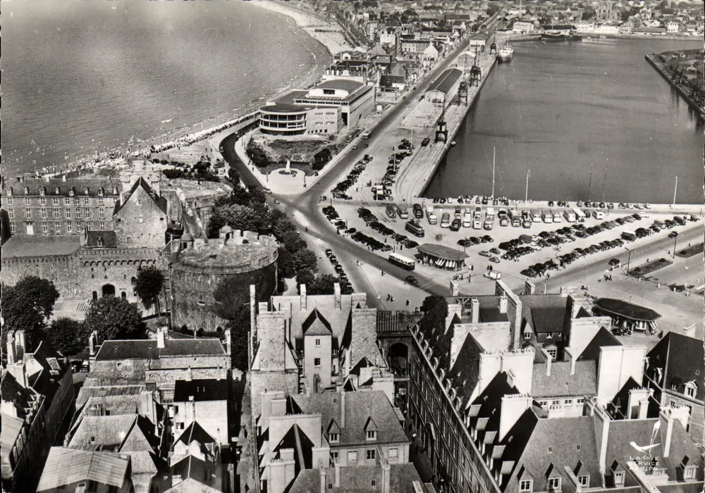 St-Malo (I.-et-V.) — Der Hafenbecken - Das Casino — Lapie Service Aérien - Vorderseite
