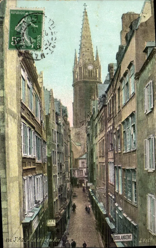 Saint-Malo - A Grande-Rua — vista da torre da igreja — editor L. Vaché, n° 752 - Frente