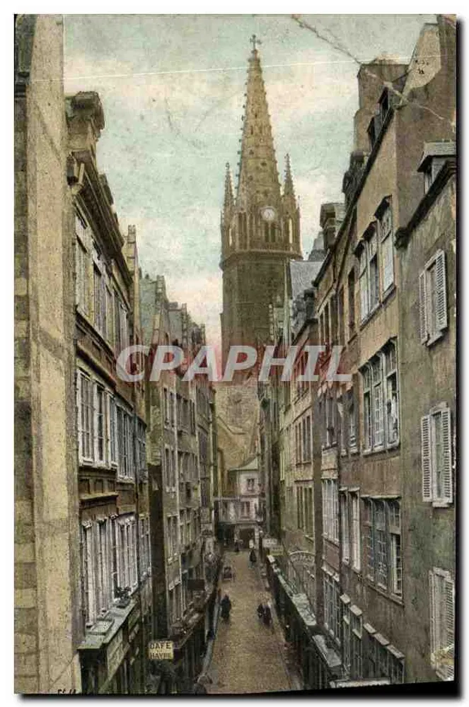 Vue de la rue étroite de la ville — édifice avec clocher à pointe — éditeur L.K.&C° - Frente