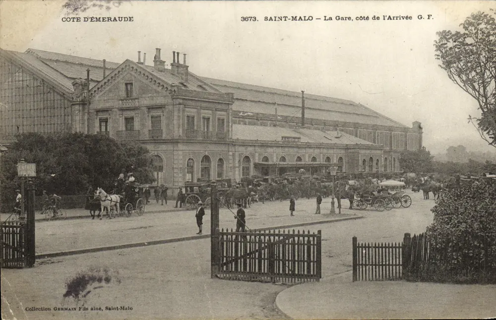 Saint-Malo — La Gare, côté de l'Arrivée G.F. — Éditeur GERMAIN Fils aîné, Saint-Malo, n° 3673 - Frente
