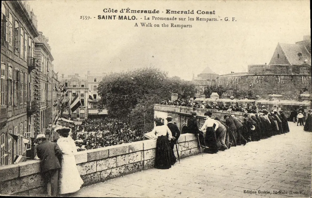 Saint-Malo - Die Promenade auf den Mauern — G. F. — Guérin-Edition, St-Malo (Buchstabe V) - Vorderseite
