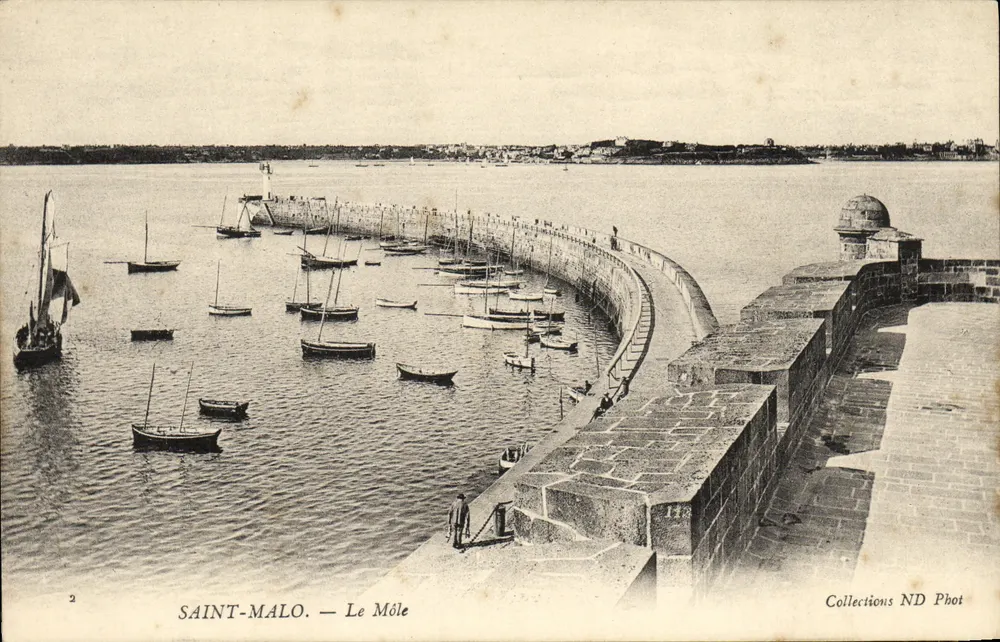 SAINT-MALO. — O Môle — Coleções ND Phot - Frente