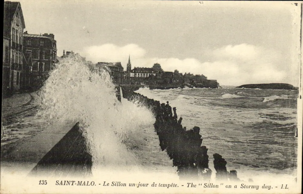 SAINT-MALO - Le Sillon un jour de tempête - The "Sillon" on a Stormy day - I.L. - n°135 - Vorderseite