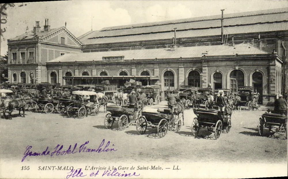 Saint-Malo — De Aankomst op de Station van Saint-Malo. — LL. — Grande Hotel Franklin — n°155 - Voorkant