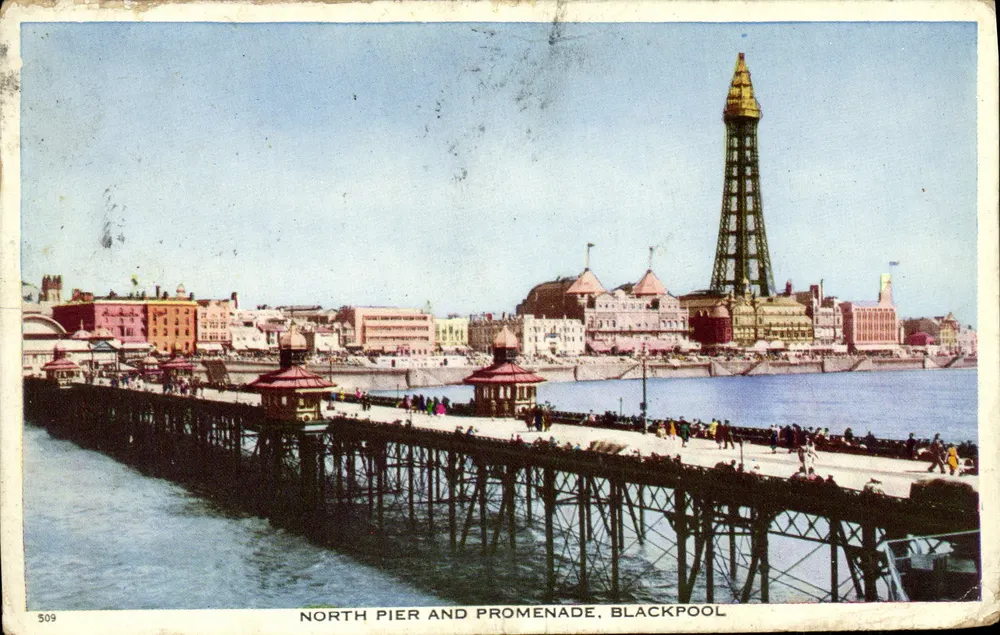 North Pier i Promenade, Blackpool — widok na wieżę i nabrzeże — wydawca nieznany, nr 509 - Awers