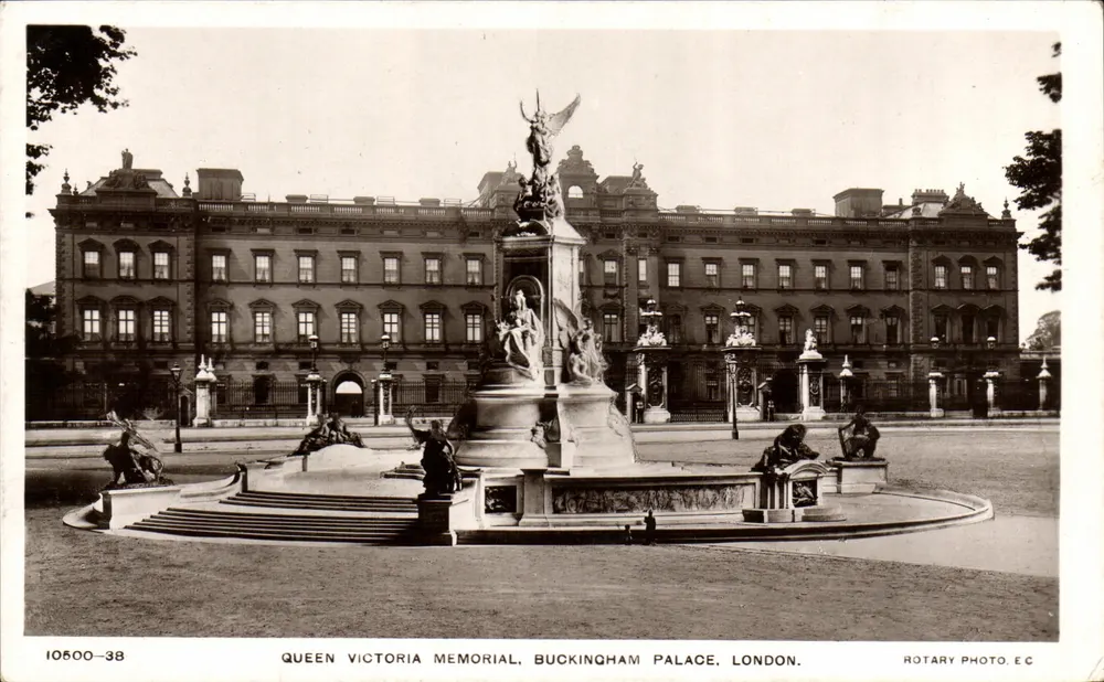 Queen Victoria Memorial, Buckingham Palace, London — Rotary Photo, E.C. — n° 10600-38 - Vorderseite