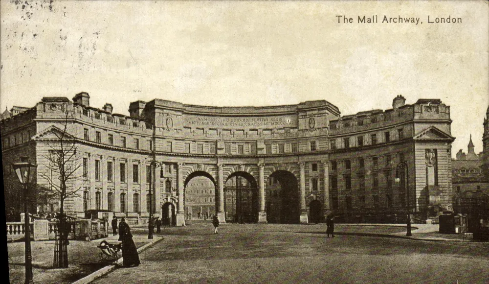 Arco do The Mall, Londres — entrada para o Parque St. James's — fabricação britânica - Frente