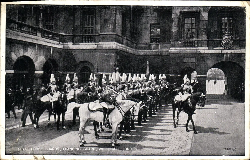 Royal Horse Guards, Changing Guard, Whitehall, London — éditeur 'Silveresque' n°72306 - Recto