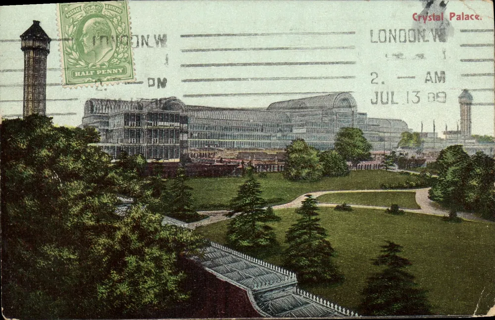 Crystal Palace — vue panoramique du bâtiment vitré et de ses jardins — Pictorial Postcards - Frente