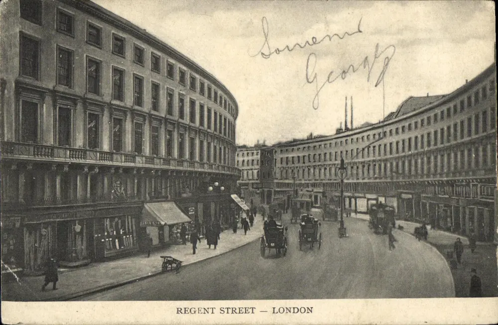 Regent Street — London — vue de la rue avec bâtiments et voitures — éditeur : Empire W.C. London, série No. 25 - Voorkant