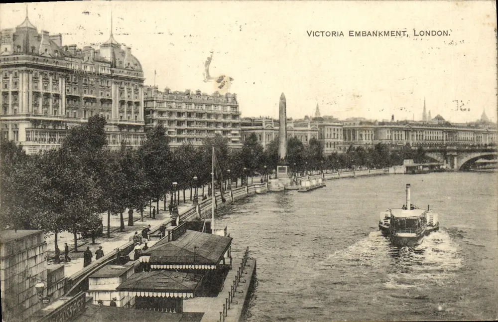 Victoria Embankment, London — Ansicht des Flusses mit Boot — unbekannter Verlag, Serie 13D - Vorderseite