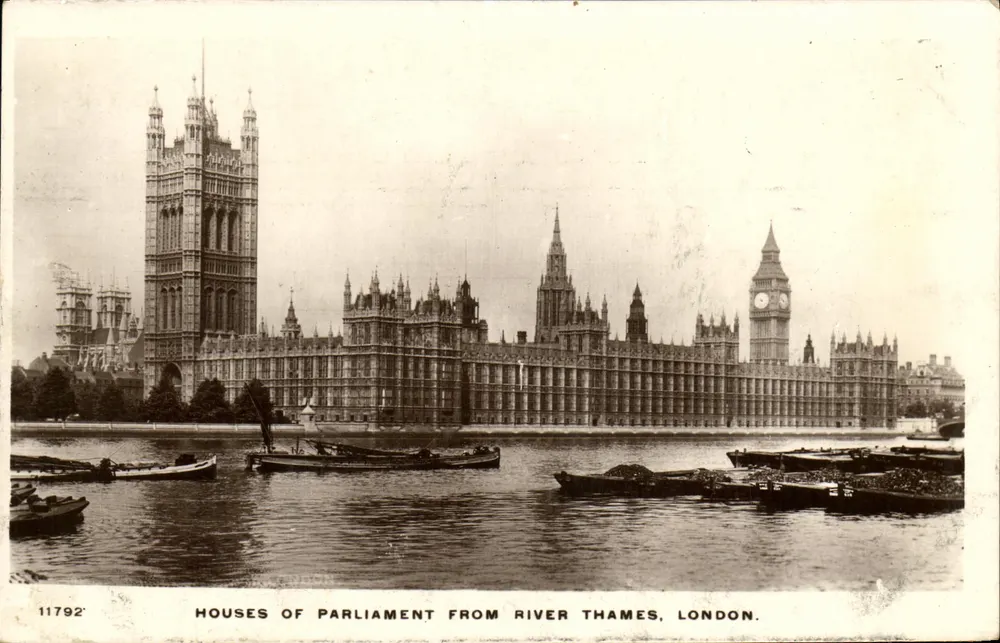 Häuser des Parlaments vom Fluss Thames, London — Kingsway Real Photo Series n°11792 - Vorderseite