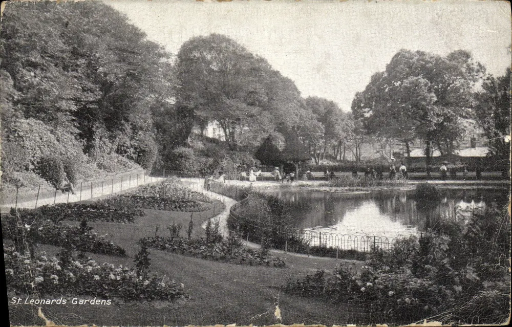 St Leonards Gardens — vue du lac et des allées — imprimé sur la carte - Frente