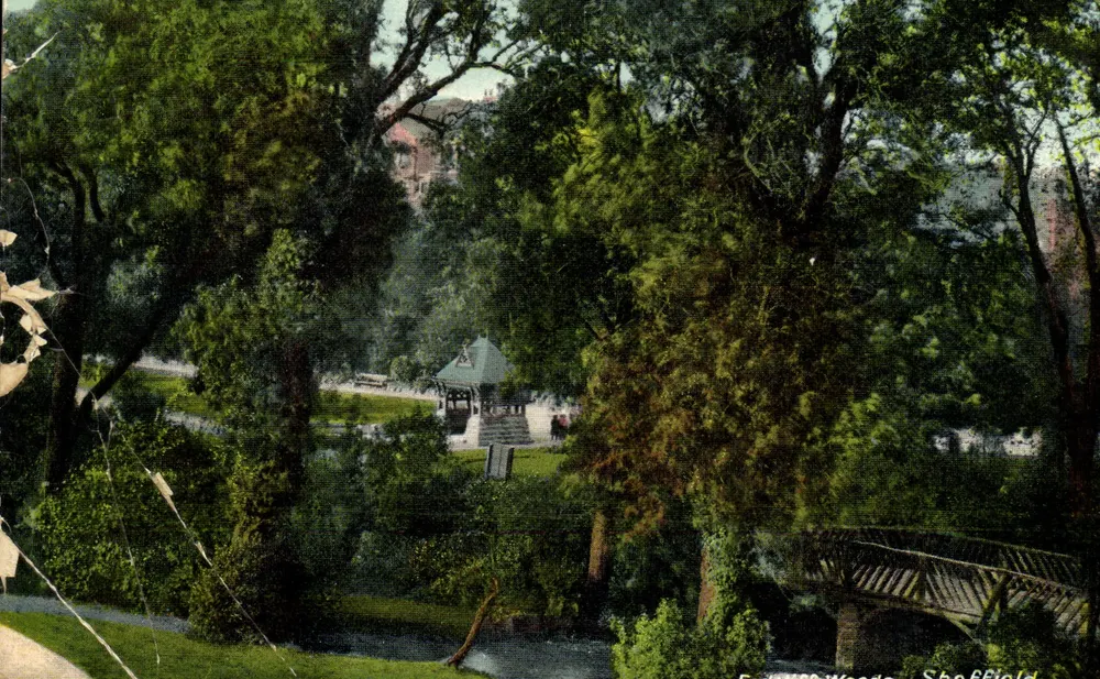 Parc de Farnworth Wood, Sheffield — vue du kiosque et du pont en bois, éditeur Farnworth Wood, Sheffield - Frente