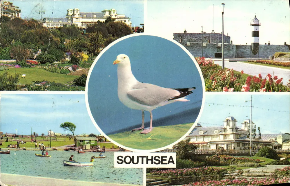 Southsea — Panoramablick mit Leuchtturm und See — Verlag Colourmaster International, Nr. 13 - Vorderseite