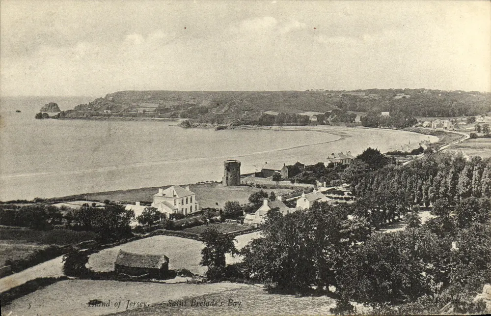 Saint Brelade's Bay — Ilha de Jersey — vista panorâmica com torre e falésia - Frente