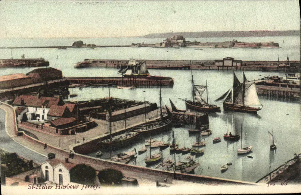 Porto de St-Helier, Jersey — vista do porto com barcos e fortificações — JWS 407 - Frente