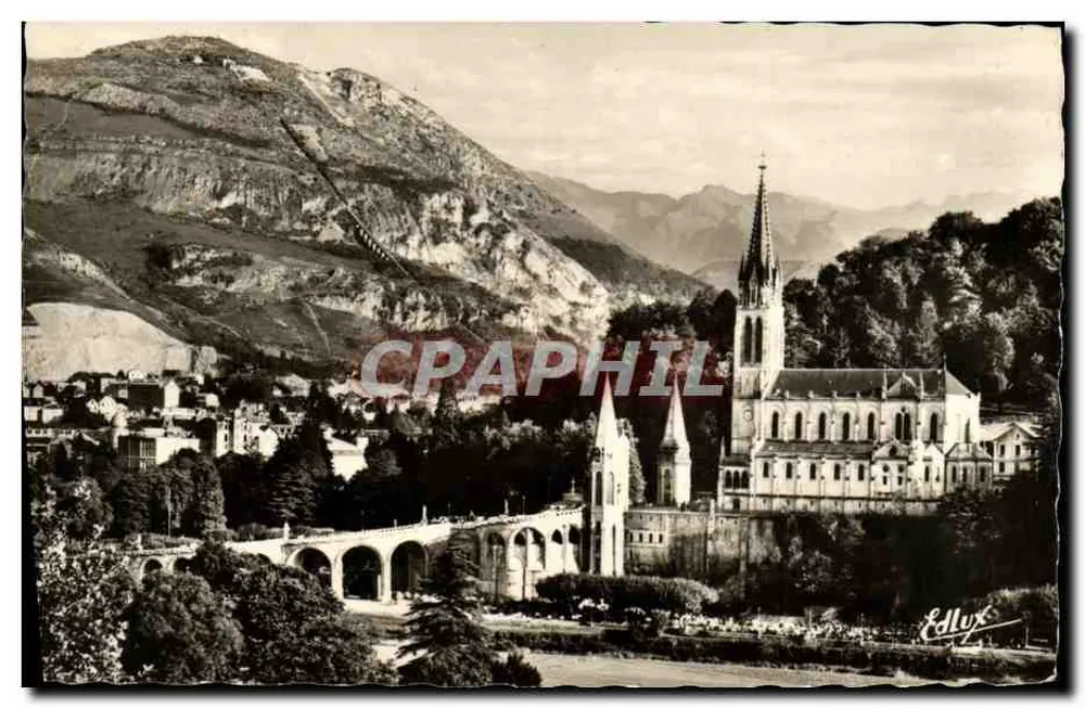 Lourdes — La Basilique vue de côté et le Pic du Jer — Éditeur Edlux - Recto