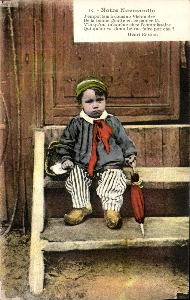 Criança vestida com traje normando — Notre Normandie — Éditions H. Ermice, Vire - Frente