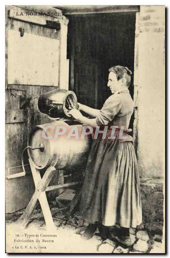 Fabricação de Manteiga — A Normandia — C.P.A., Paris - Frente