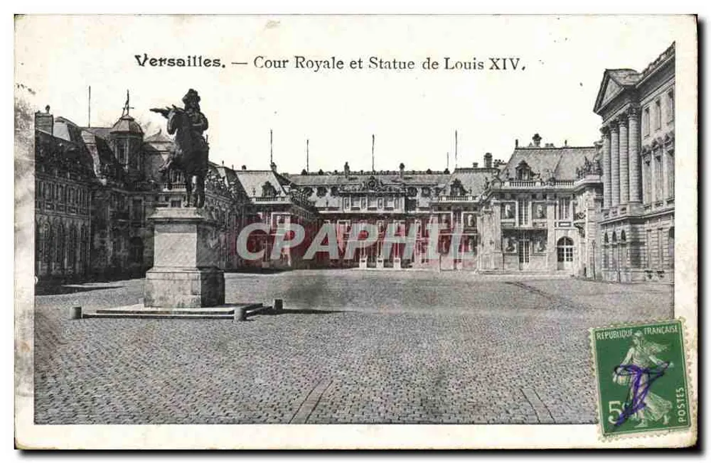 Versailles — Königlicher Hof und Statue von Ludwig XIV — Verleger nicht erkennbar - Vorderseite
