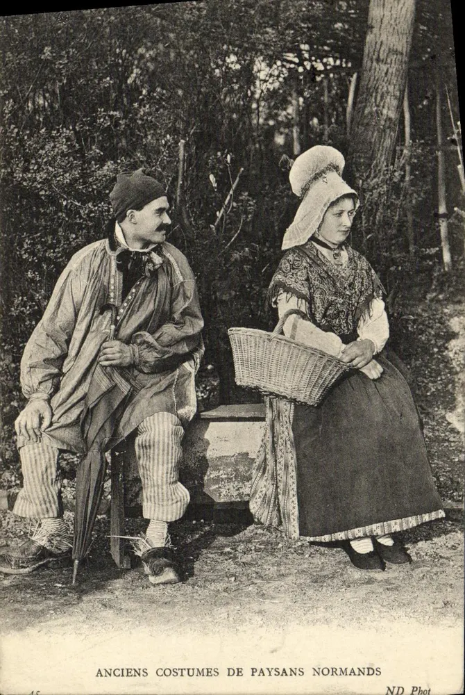 Antiguos trajes de campesinos normandos — ND Phot — n° 45 - Anverso