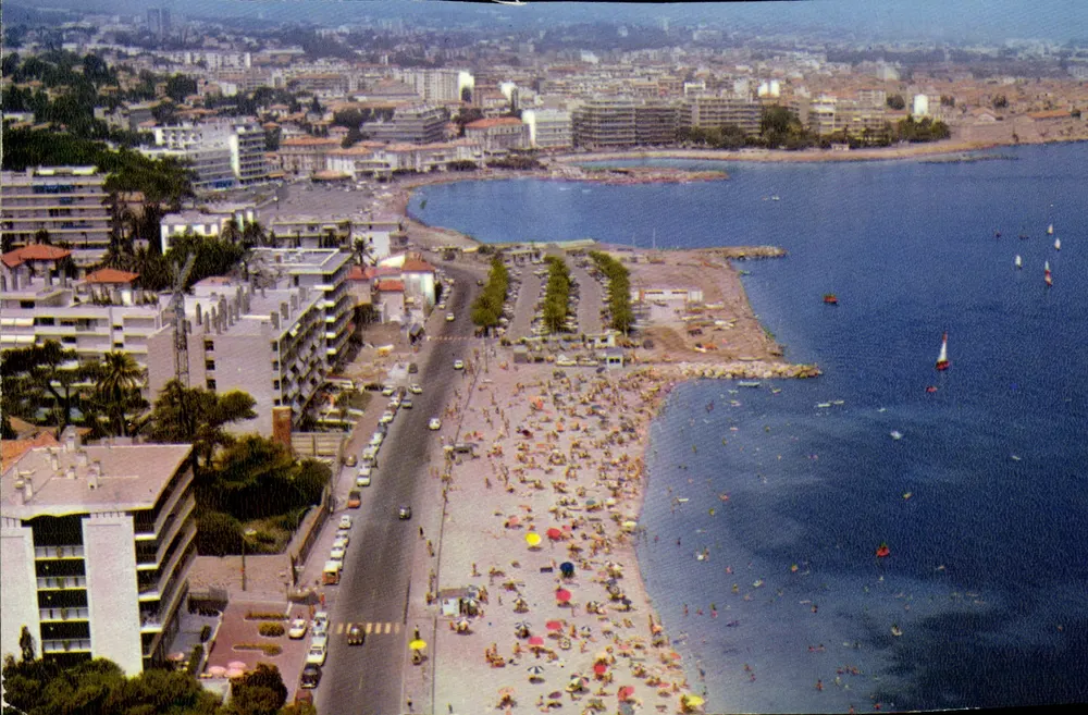 Vista aérea de Juan-les-Pins — Alpes-Maritimes — editor 'C.M.' n° 38-000 - Frente