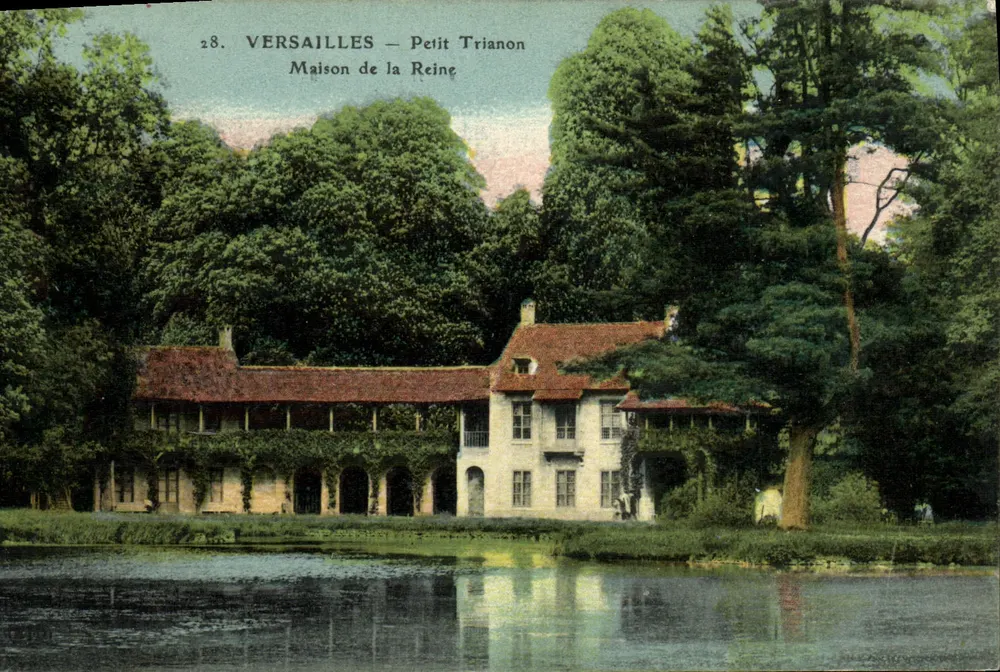 Versailles — Petit Trianon — Königinnenhaus - Vorderseite