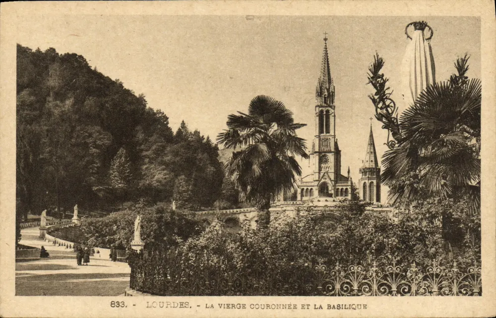 Lourdes - La Vierge Couronnée et la Basilique — Héliogravure Labouche Frères, n°833 - Vorderseite