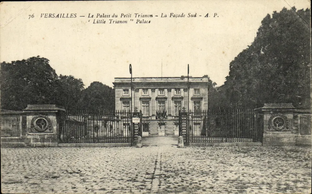 Versailles — Le Palais du Petit Trianon — La Façade Sud — A.P. — 'Little Trianon' Palace - Vorderseite