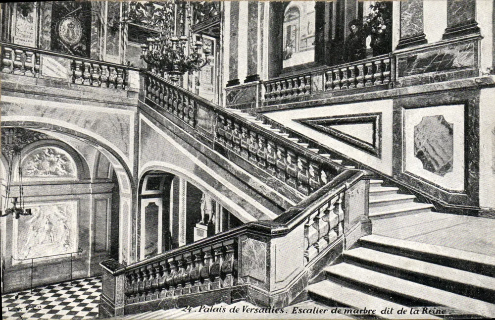 Palais de Versailles. Escalier de marbre dit de la Reine — L. V. & Cie, n°24 - Recto