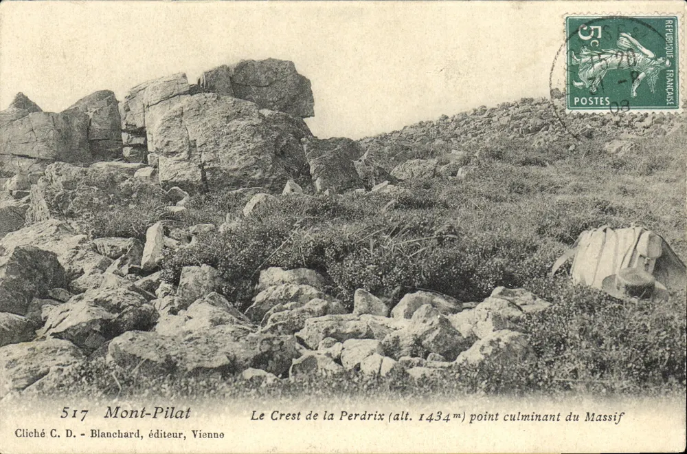 Der Gipfel der Partridge (Höhe 1434m) — Höchster Punkt des Massivs — Mont-Pilat — Foto von C. D. - Blanchard, Verlag, Vienne - Vorderseite