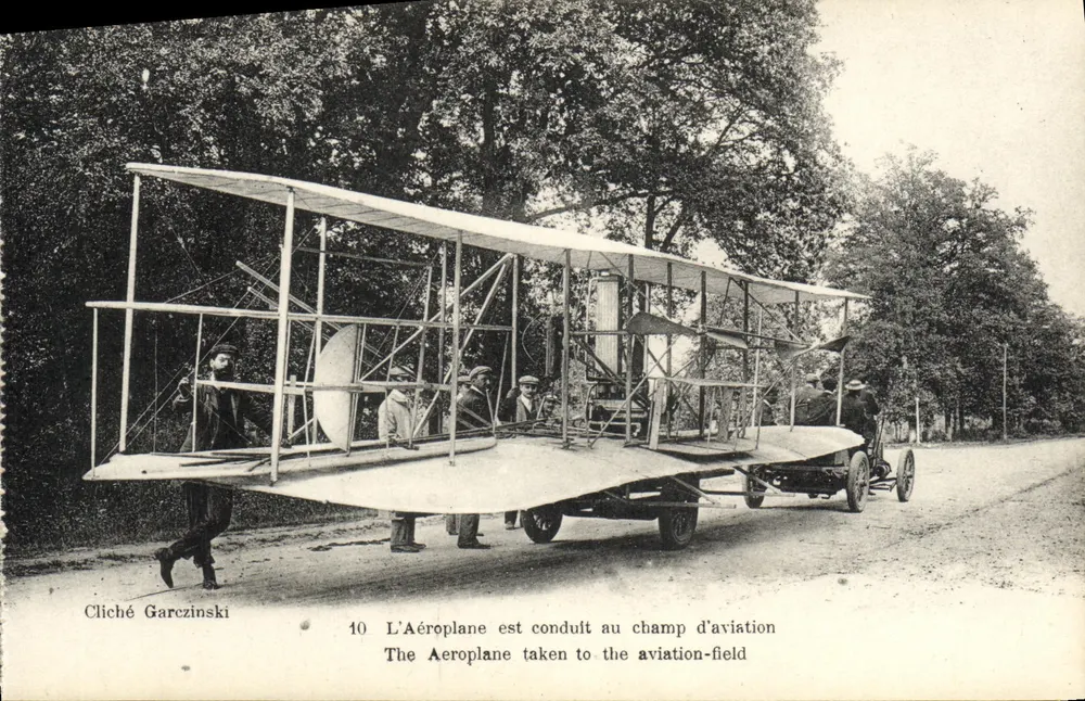 Das Flugzeug wird zum Flugfeld gebracht — Cliché Garczinski, n°10 - Vorderseite