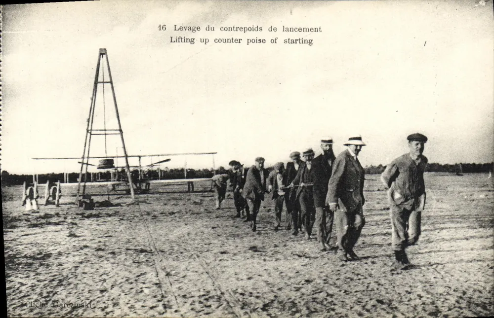 Levantamento do contrapeso de lançamento — cena de treinamento aéreo — Cliché Garezmiski, n°16 - Frente