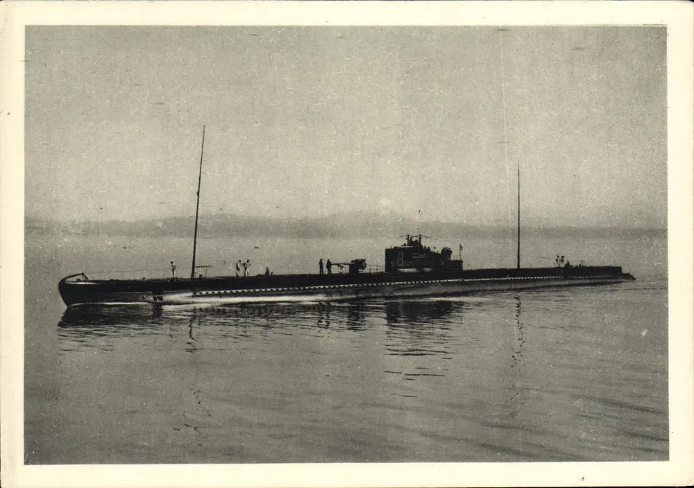 Submarino LE TONNANT de 1.500 toneladas — Editor HÉLIO M. LESCUYER — LYON - Anverso