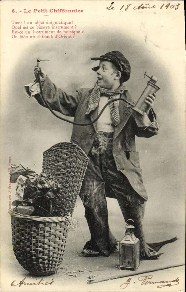 Der Kleine Papierverkäufer — Humorvoller Gegenstand mit Frage zu einem Instrument — Phototype von Berthet & Cie, Nancy, Nr. 6 - Vorderseite