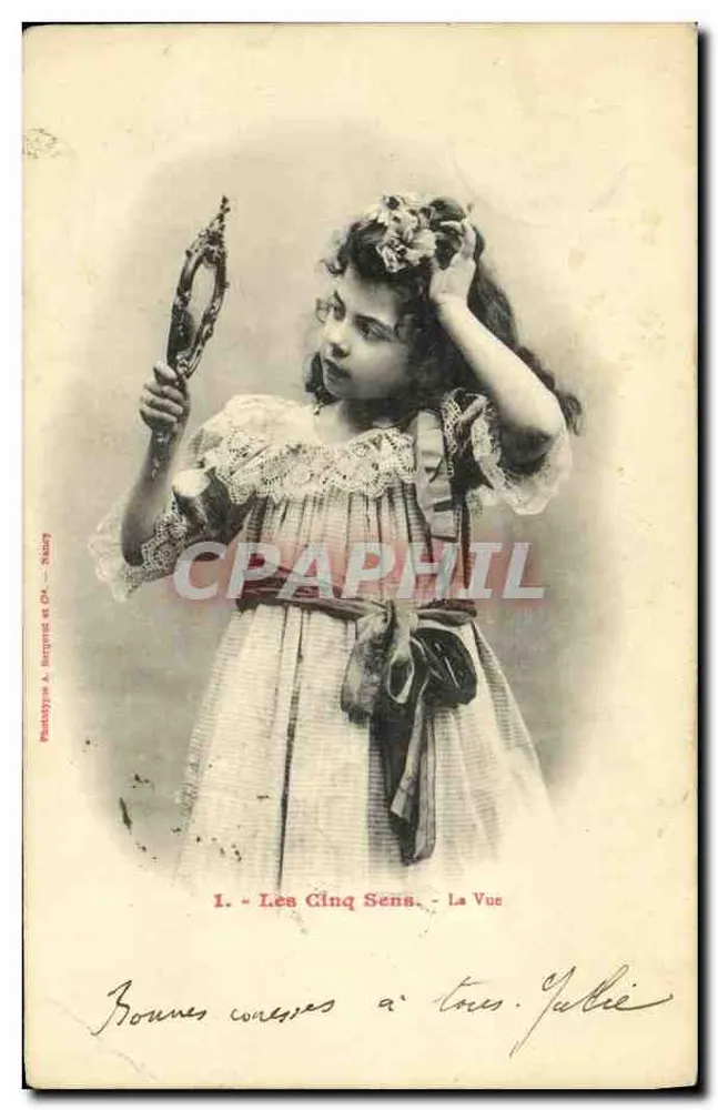 Fille tenant un miroir orné — scène de studio — Phototypie A. Bergyens & Cie, Nîmes, n°1 - Vorderseite