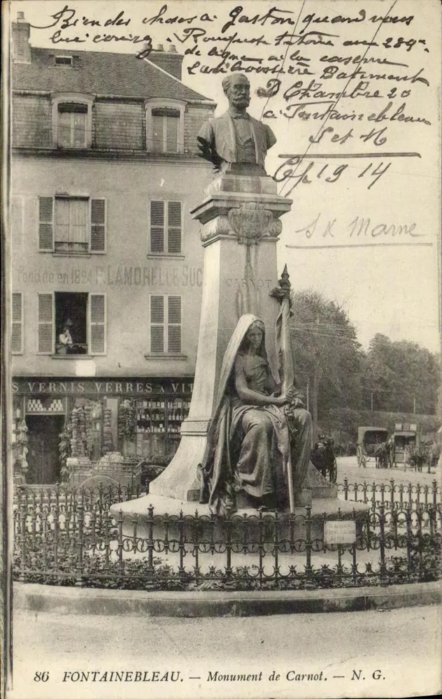 Fontainebleau — Monument van Carnot — N.G. - Voorkant
